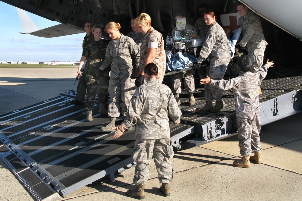 Wounded Warriors Get Heroes' Welcome at Andrews