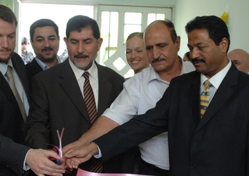 Soldiers, civilians build civil capacity