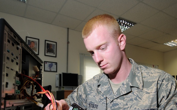 Communications Helpdesk: circuit surgeons