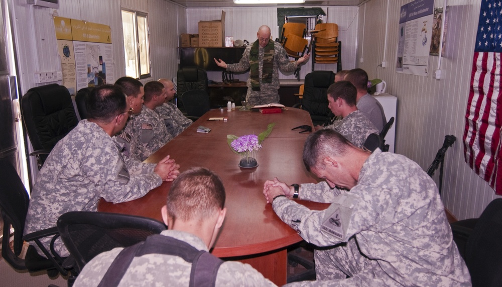 Chaplain travels to Eastern Barracks to hold Catholic Mass