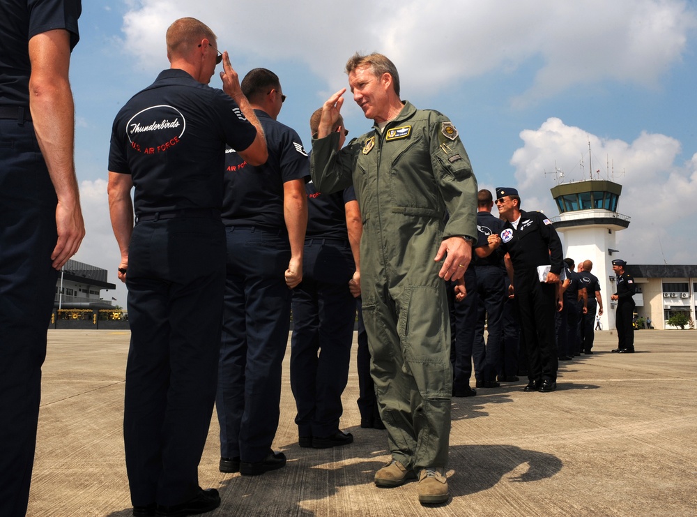 Thunderbirds demonstrate at Malaysia air show