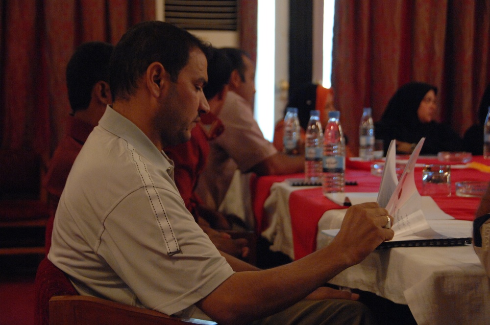 Iraqis participate in business training