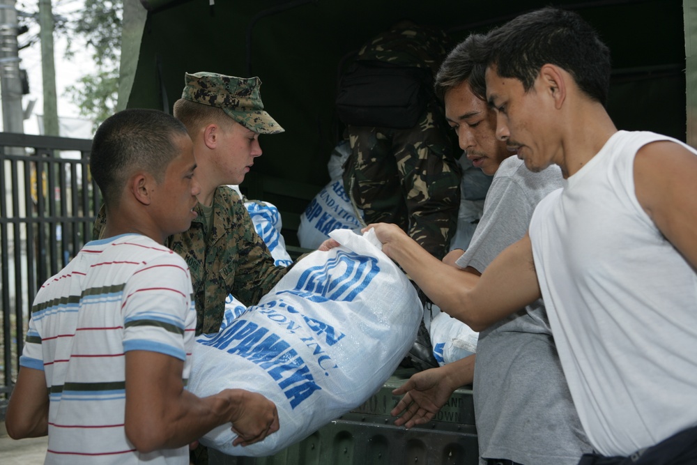 Philippines receives aid