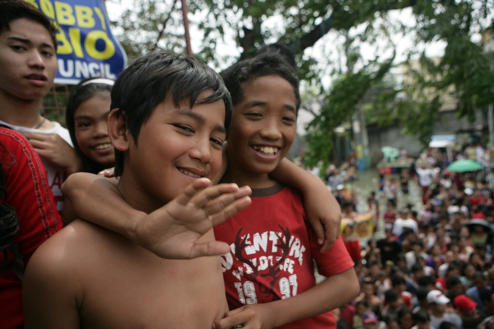 Philippines receives aid