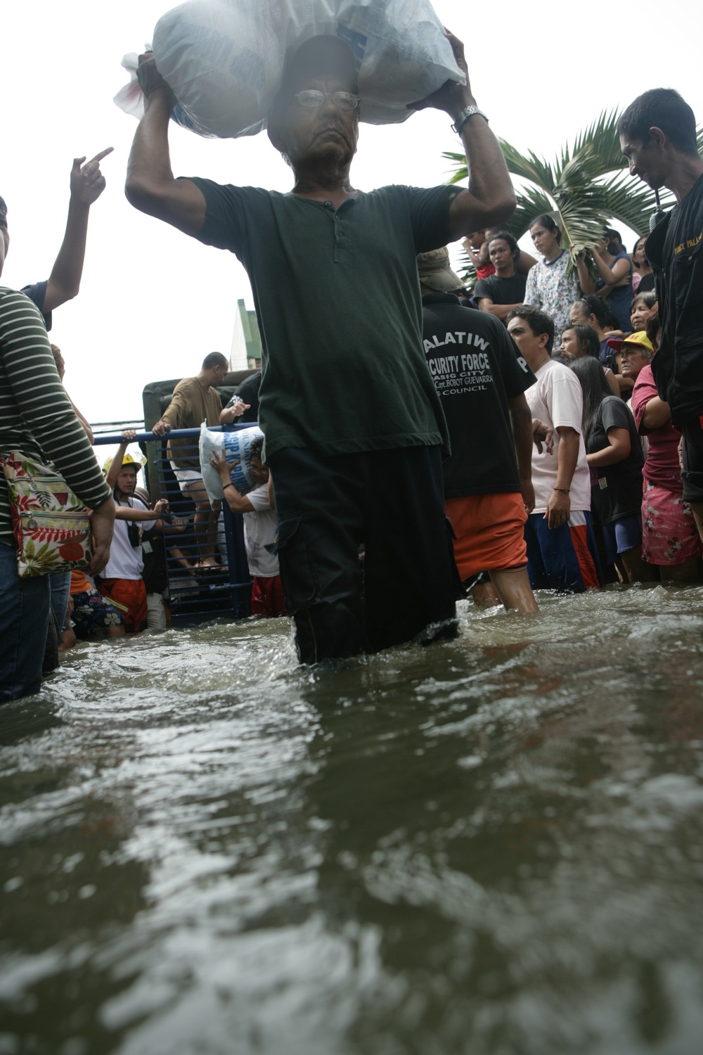 Philippines receives aid