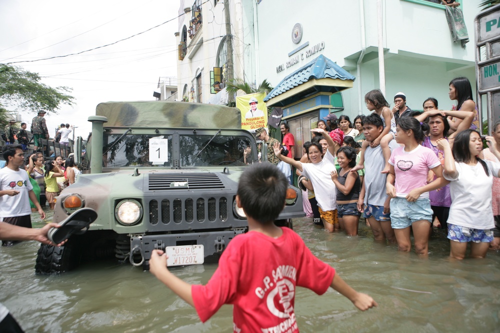 Philippines receives aid