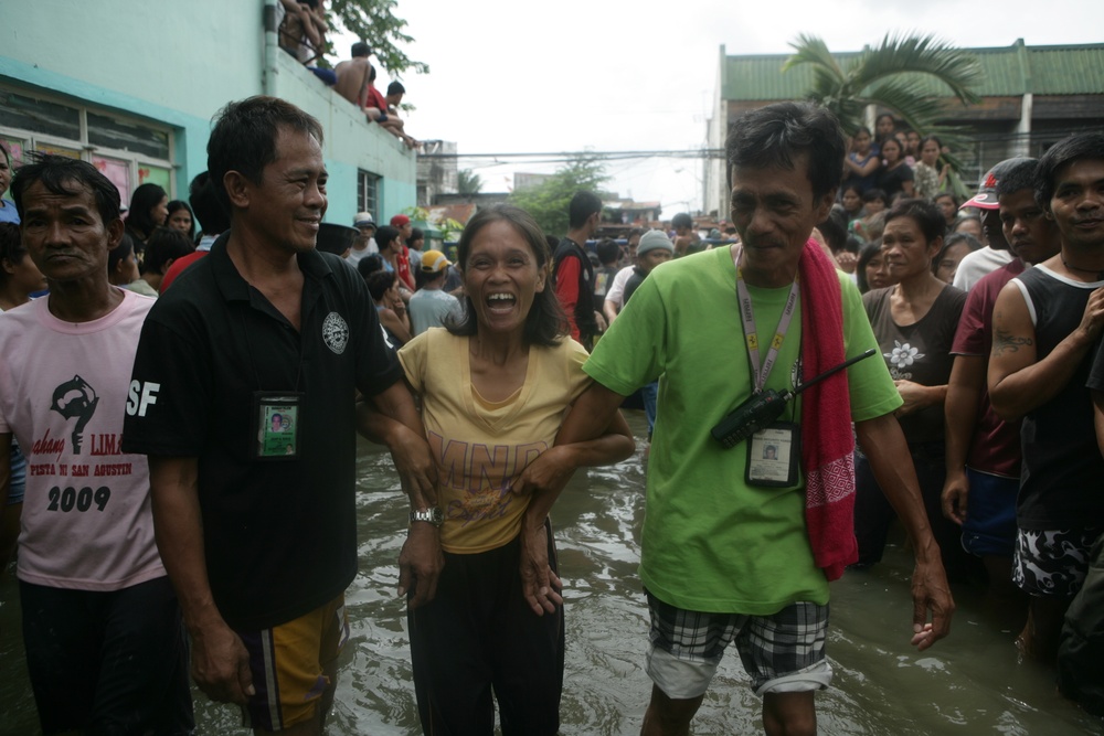 Philippines receives aid