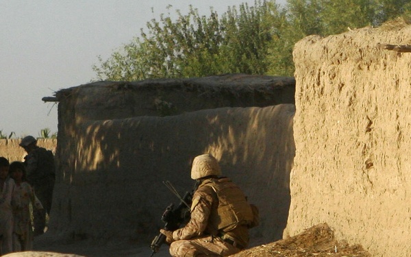 Estonian Soldiers Integrate With 2nd Battalion, 8th Marine Regiment Marines