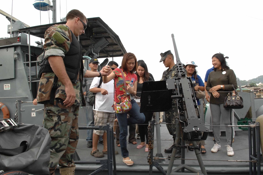 AFP and JSOTF-P Support Operation Smile in Tawi-Tawi