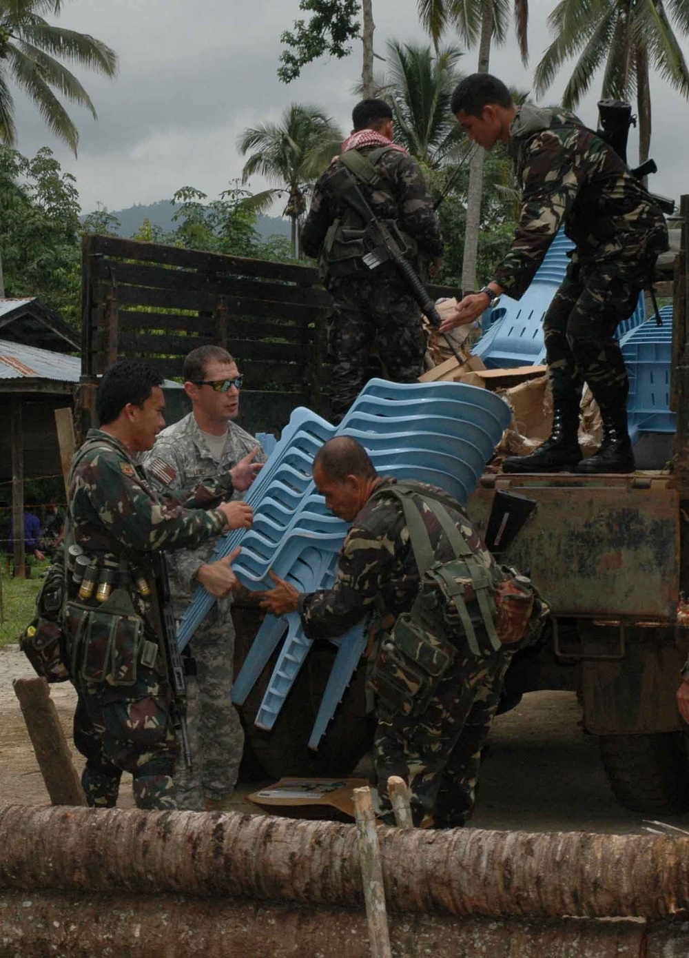 Armed Forces of the Philippines General, Local Officials Rededicate School and Health Clinic in Sumisip