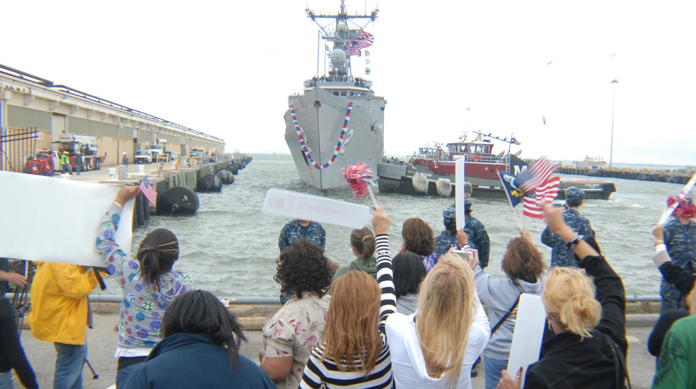 Carr Sailors return home from deployment