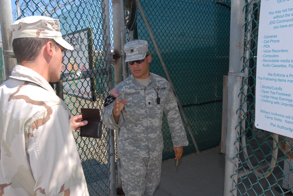 DVIDS - Images - Guantanamo Military Police Keep Watch [Image 3 Of 3]