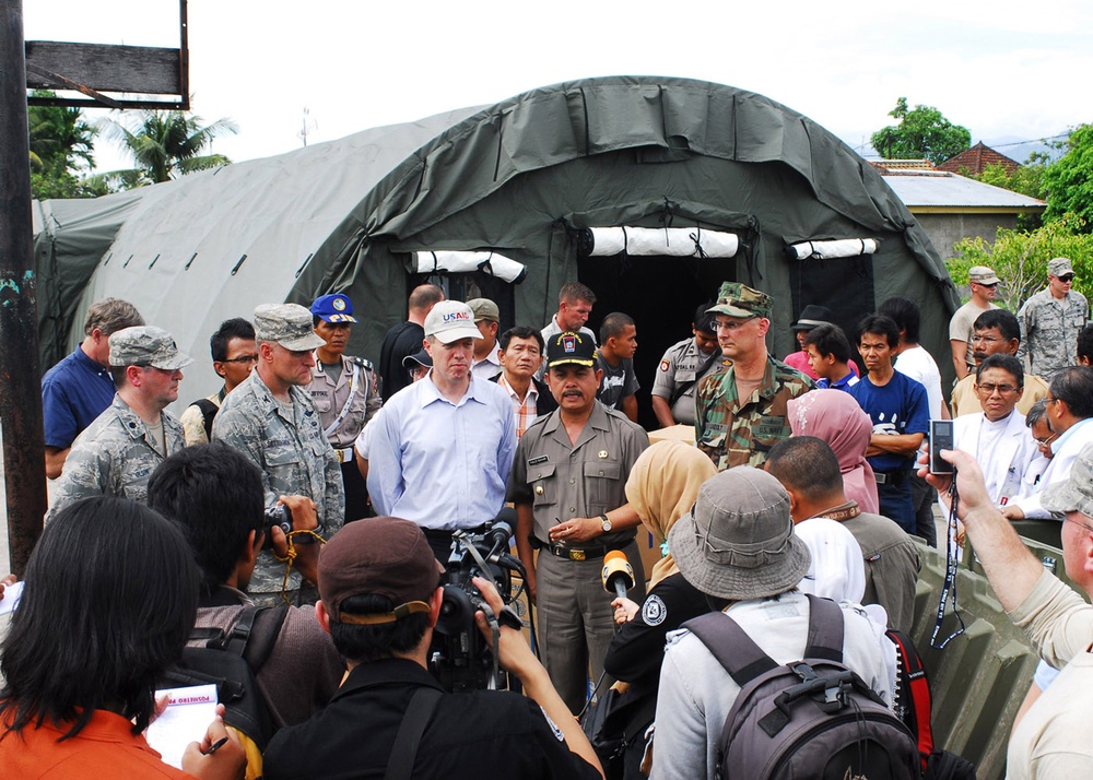 Humanitarian Assistance Rapid Response Team arrives in Indonesia