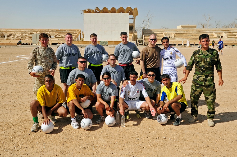 U.S., Iraqi soldiers attend soccer game