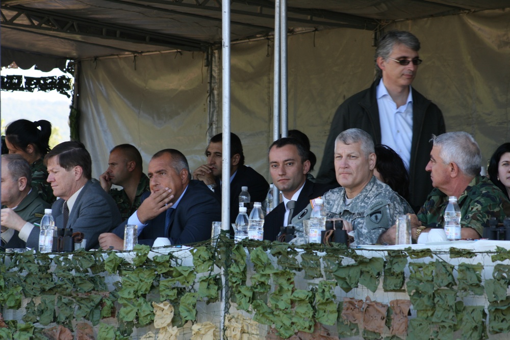 Prime minister observes Bulgarian, US combined training