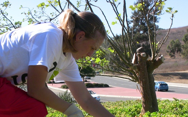 Marines Volunteer at Ivey Ranch