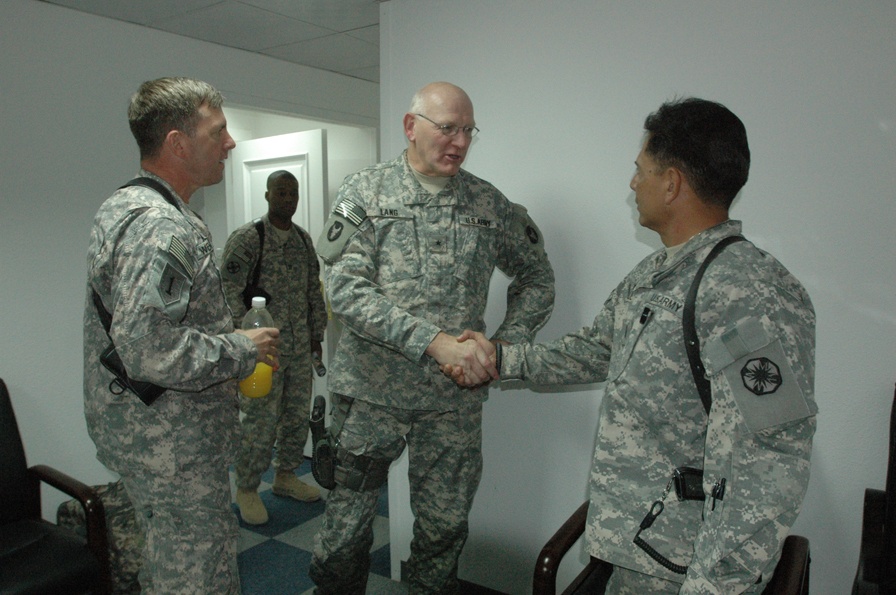 13th ESC commanding general visits troops in Multi-National Division-South