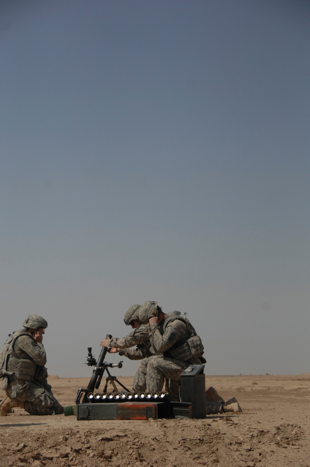 Soldiers participate in mortar training