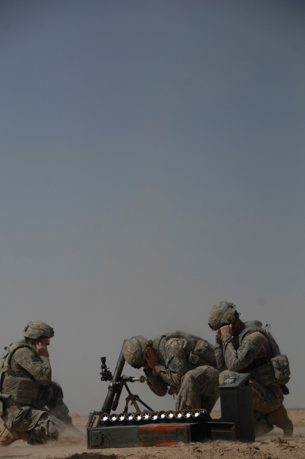 Soldiers participate in mortar training