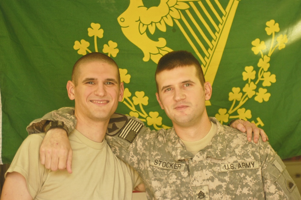 Brothers bond in Iraq