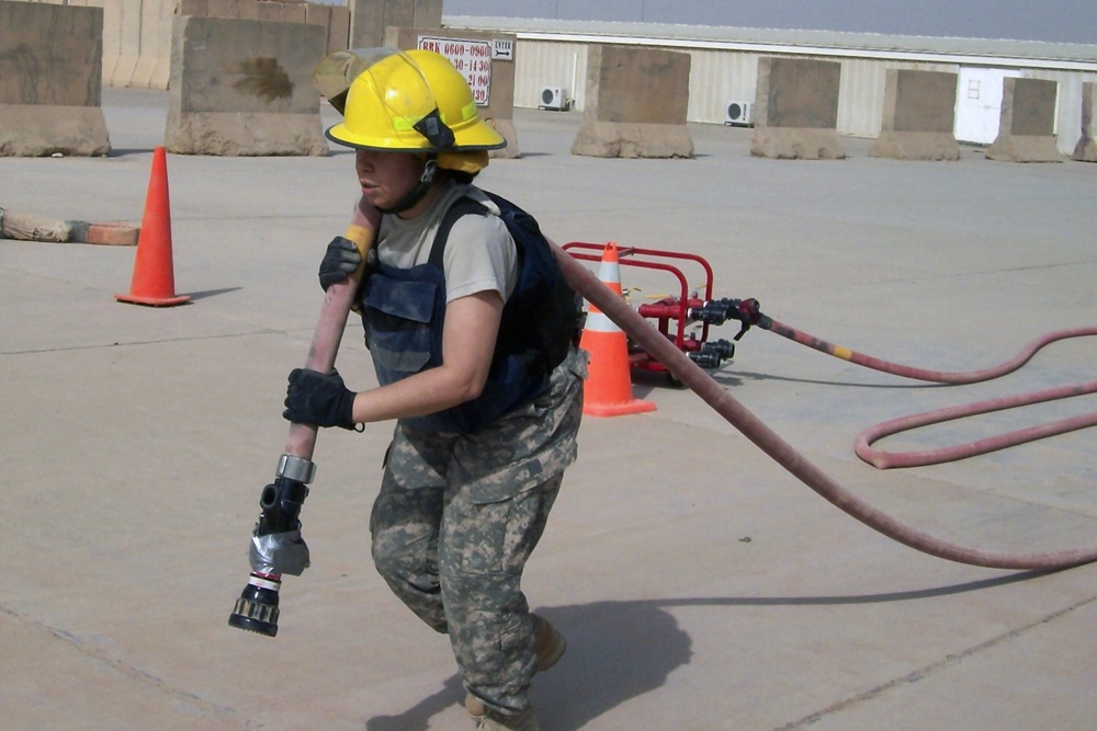 Saber Soldiers participate in firefighters challenge