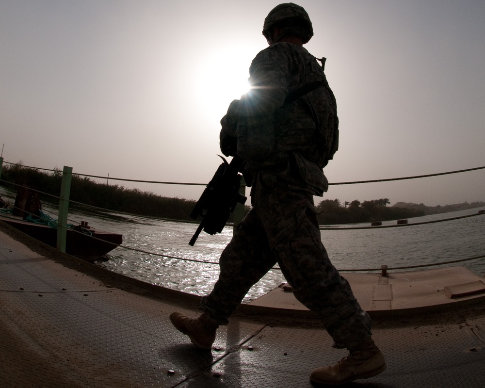 The Bridges of Saqlawiya: Iraqi Security Forces Get Assistance From Paratroopers, Dive Team