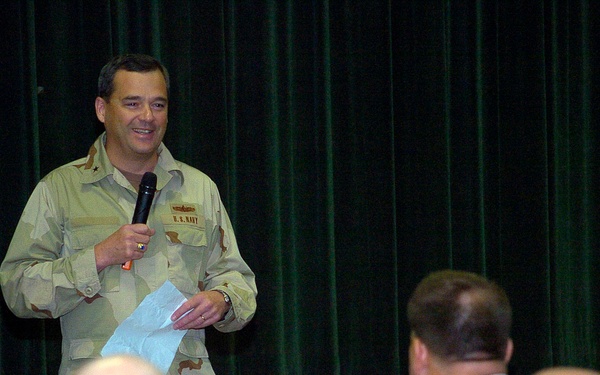 Gitmo commander speaks to service members