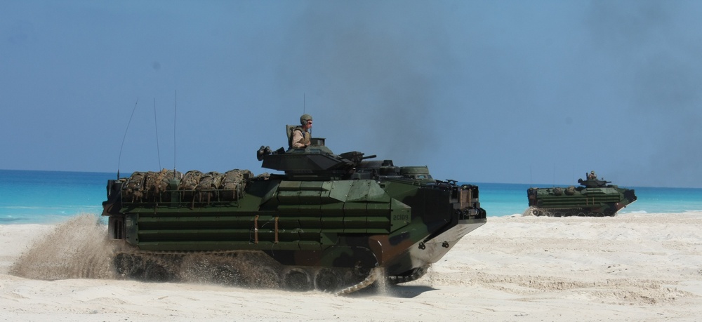 22nd Marine Expeditionary Unit storms the beach during Bright Star 2009