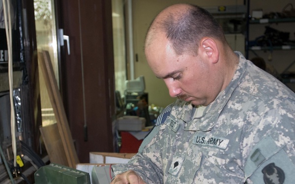 C&amp;amp;E team keeps troops talking, tracking on battlefield