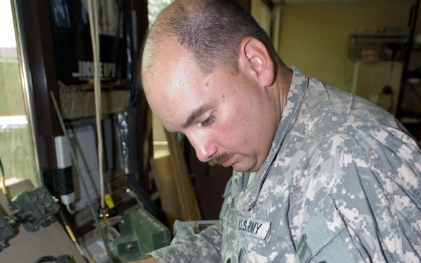 C&amp;amp;E team keeps troops talking, tracking on battlefield
