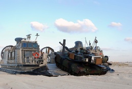 Bright Star 2009 participants conduct Amphibious Operations Exercise