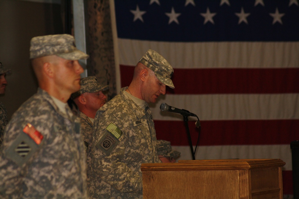 Commanders Pass Company Guidon in Iraq