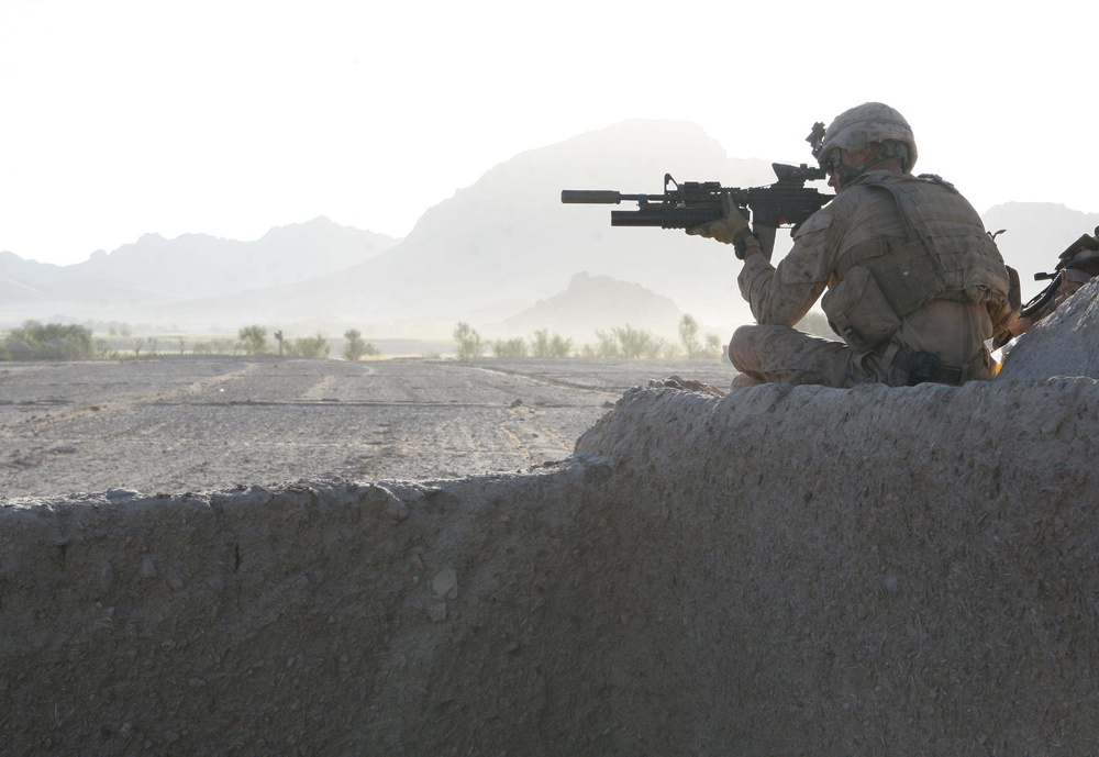 Marines clear Taliban from Buji Bhast Pass