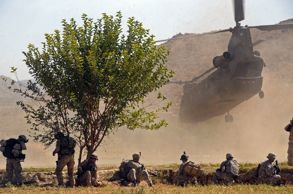 Paratroopers Conducts Air Assault in Bermel District