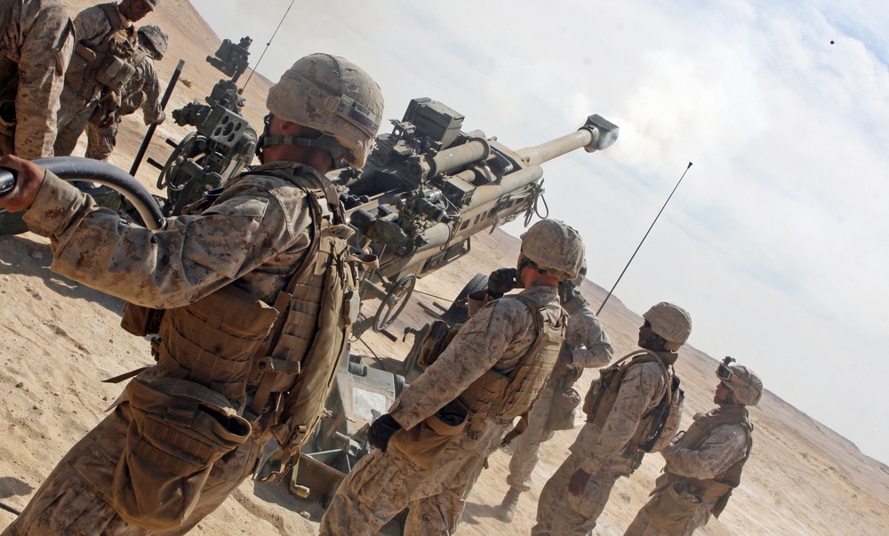 Marines practice artillery skills during Operation Bright Star