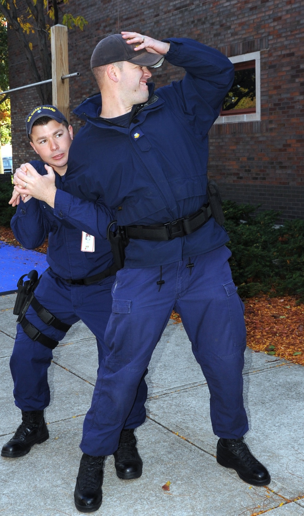 Coast Guard Members Learn Law Enforcement Techniques in Philadelphia