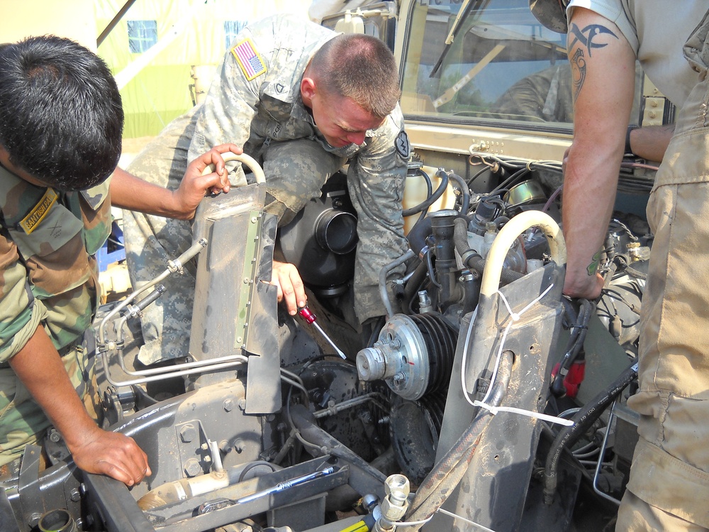 Combat Repair Team shares operations with Indian army during Exercise Yudh Abhyas 09