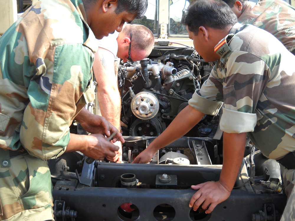 Combat Repair Team shares operations with Indian army during Exercise Yudh Abhyas 09