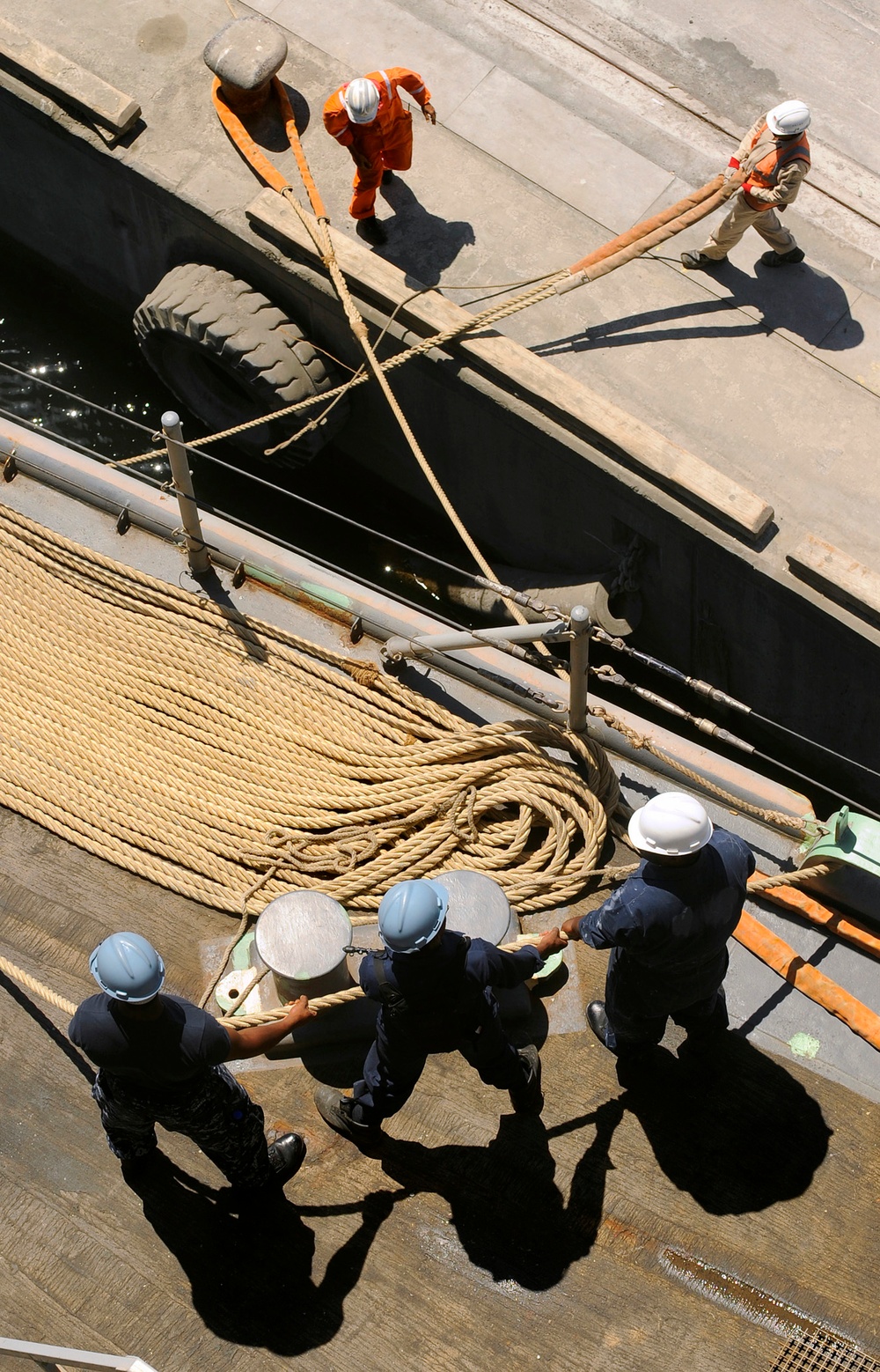 USS Fort McHenry action