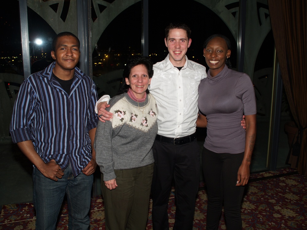 Sustainers Participate in Troop Appreciation Dinner