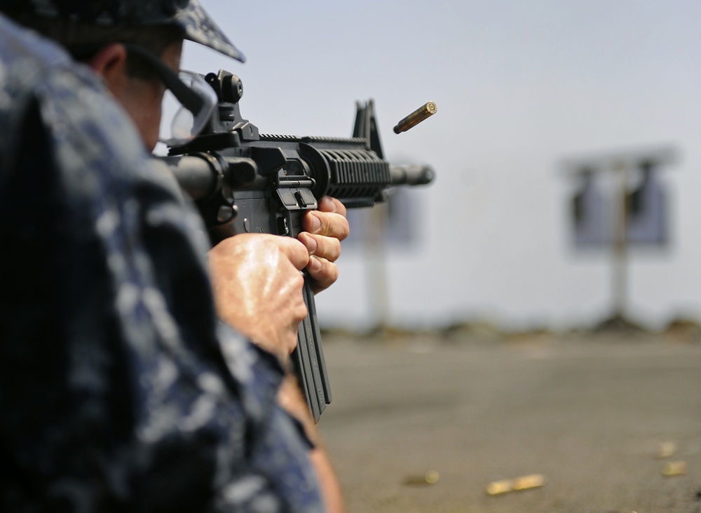 USS Fort McHenry action