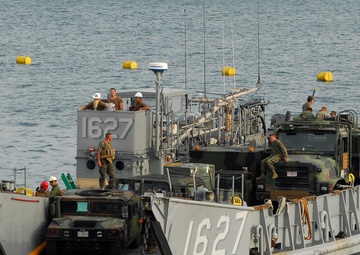 USS Harpers Ferry and 31st Marine Expeditionary Unit