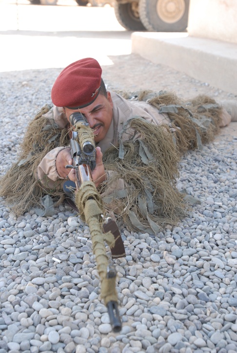 Blending in: 
U.S. marksman teaches IA snipers to camouflage