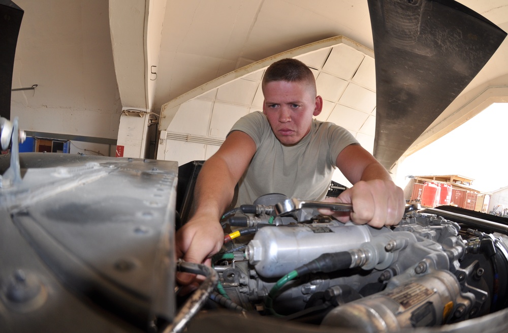 Aviation mechanics keep Army flying along