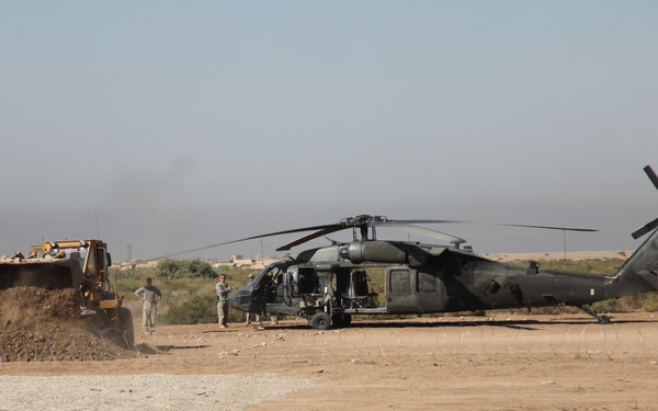 Soldiers visits Joint Security Station Um Sa'ah construction site