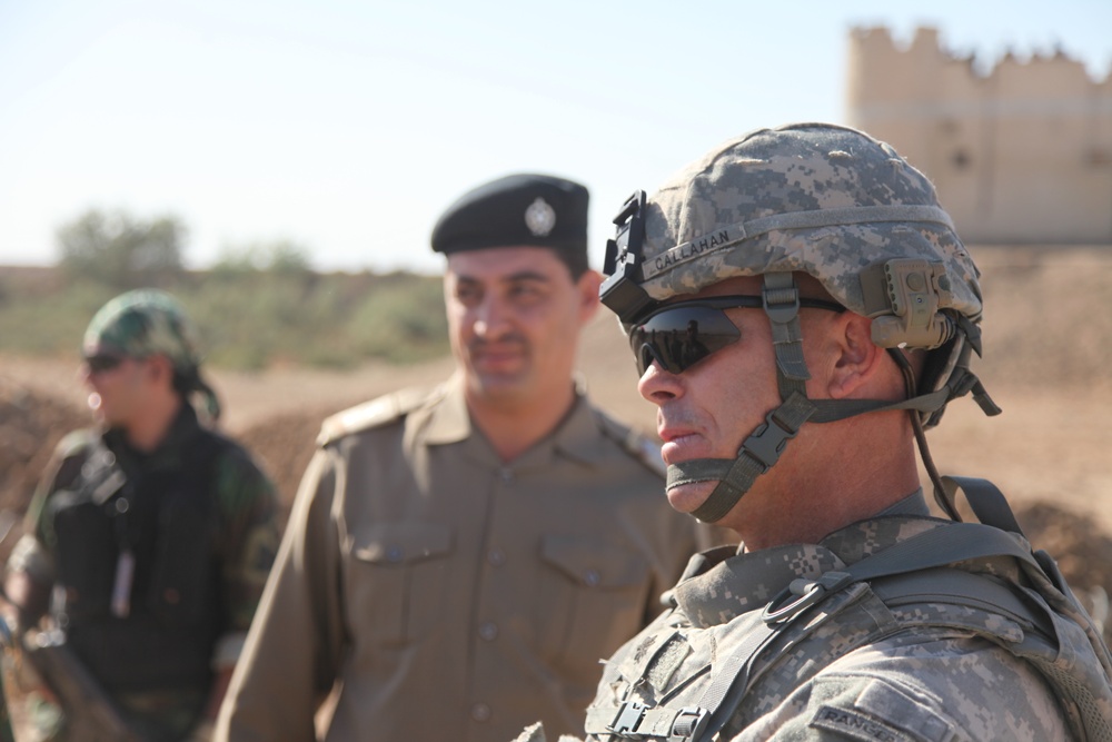 Soldiers visits Joint Security Station Um Sa'ah construction site