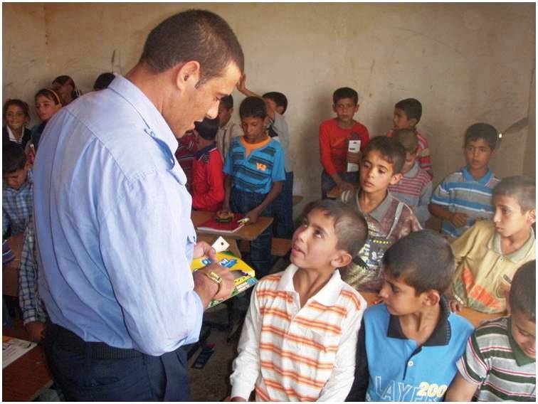 Soldier connects Iraqi and U.S. schoolchildren