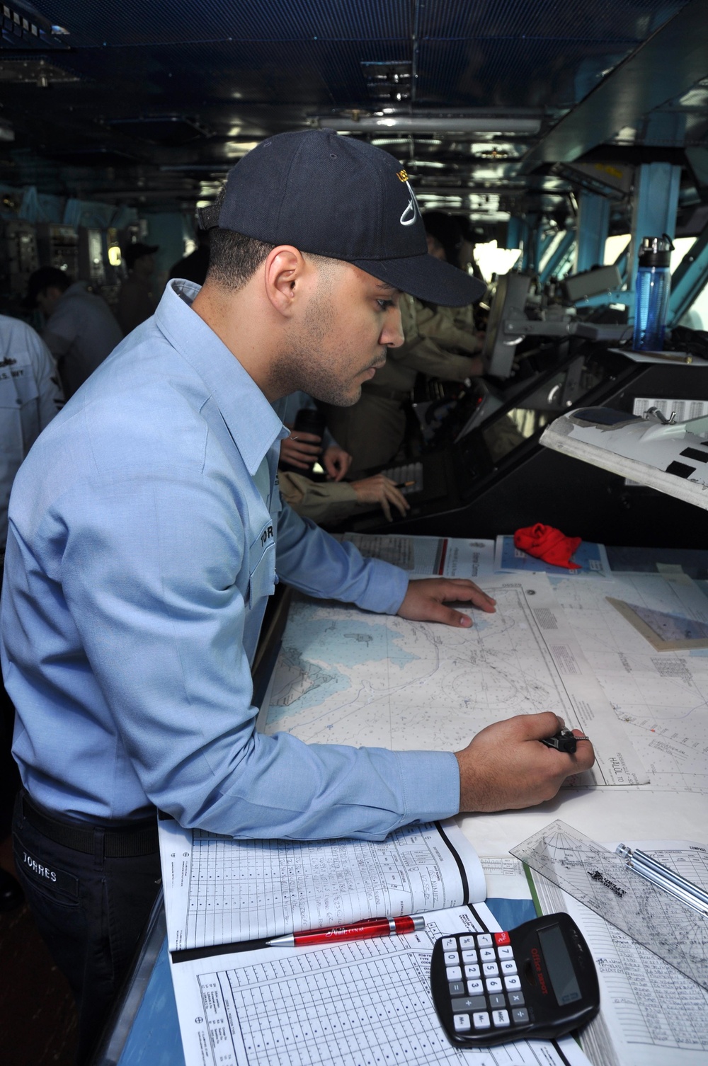 USS Nimitz docks in Bahrain