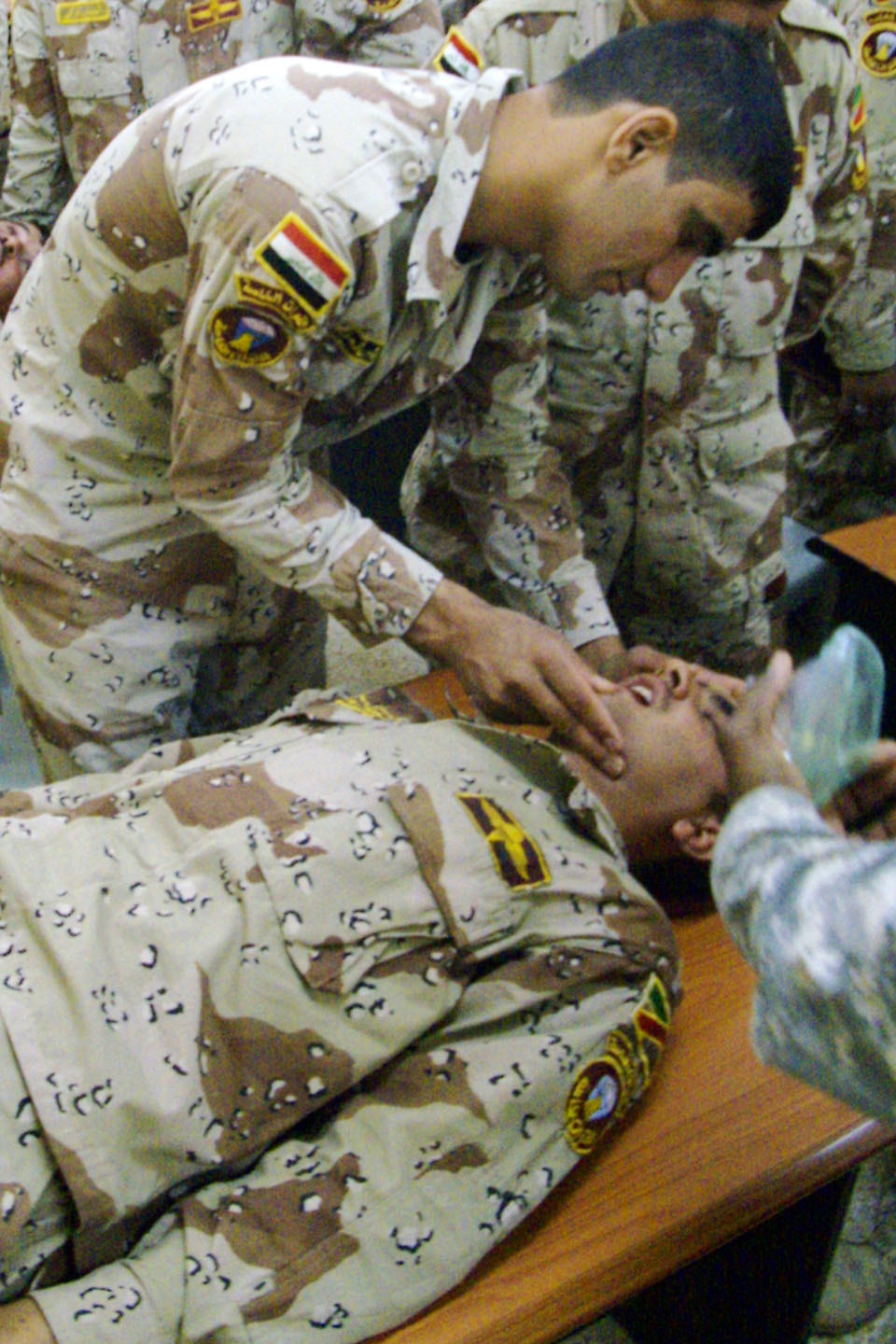 IA soldiers learn life saving skills from U.S. medics