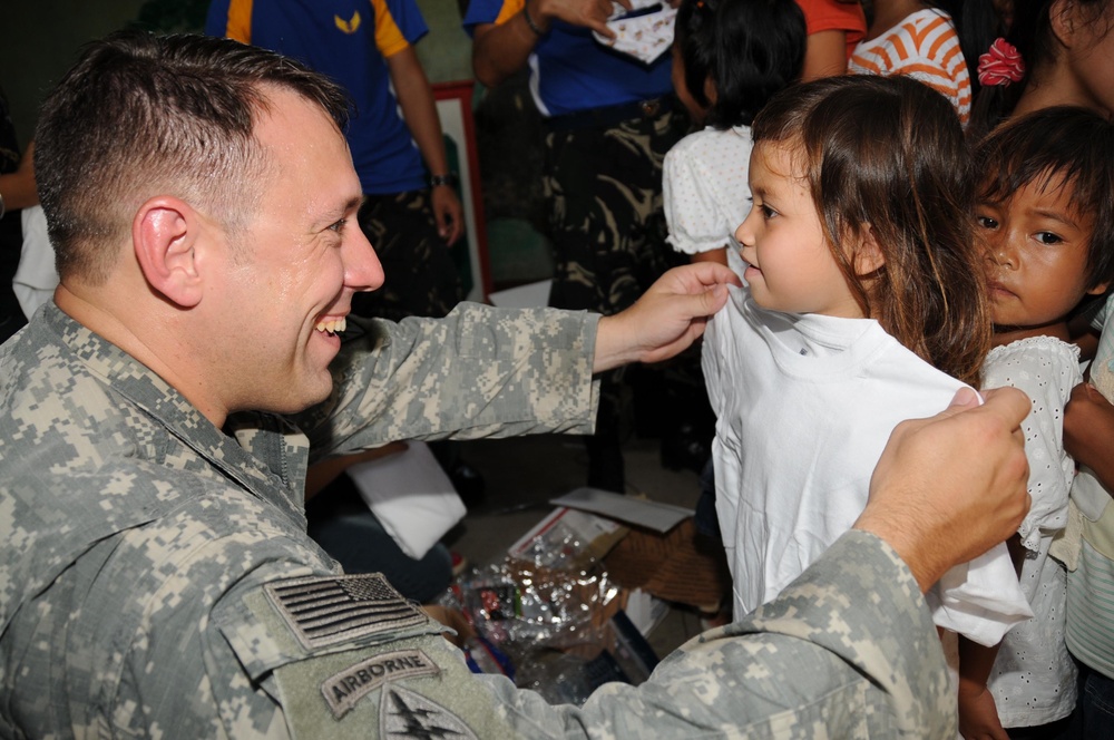 AFP, Lions Club and Joint Special Operations Task Force-Philippines Partner for MEDCAP